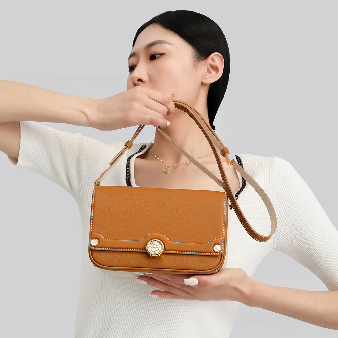 Handmade SWIFT Leather Crossbody Gemini Saddle Bag